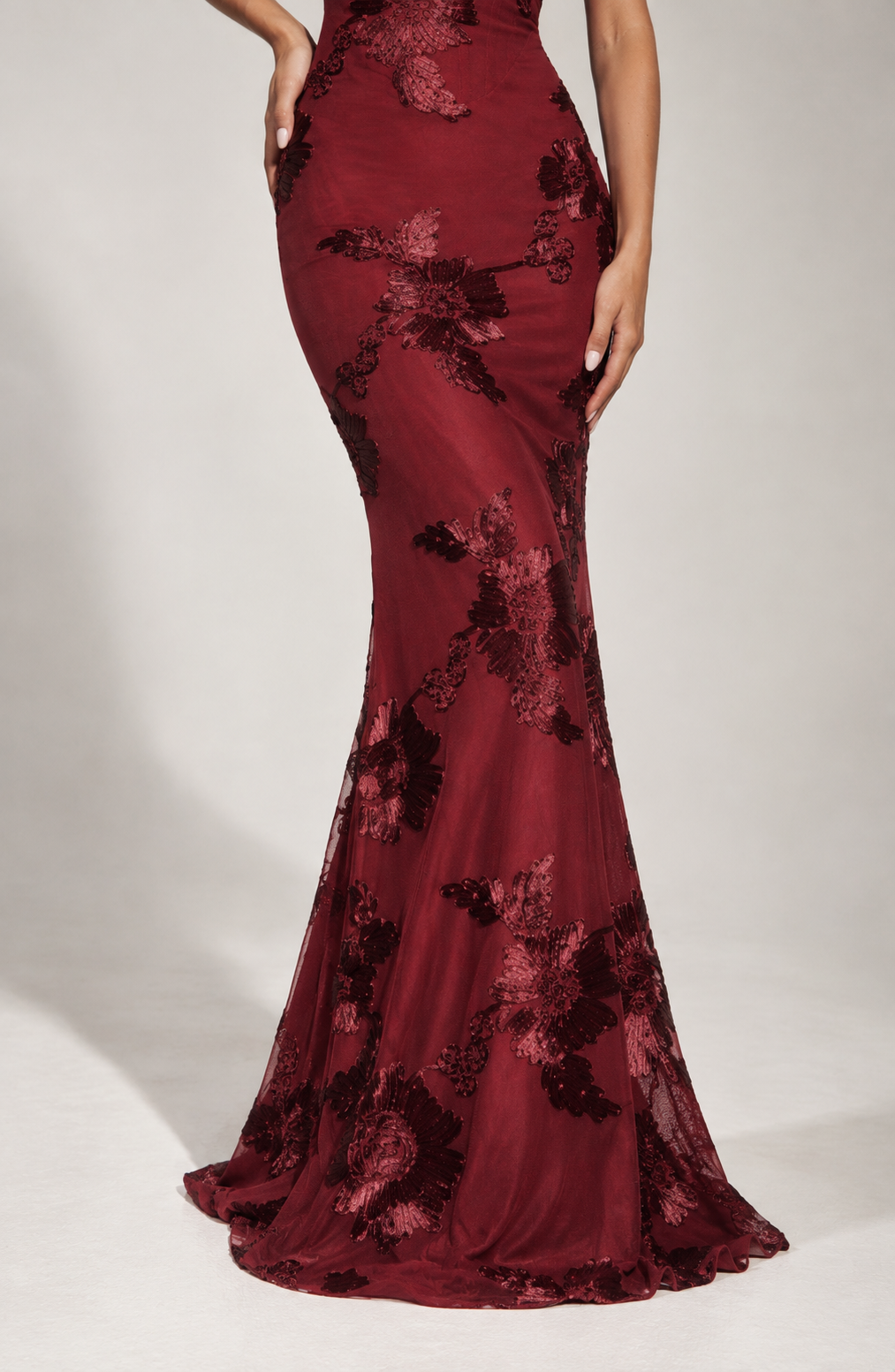 COSMOS Maxi Dress - BURGUNDY